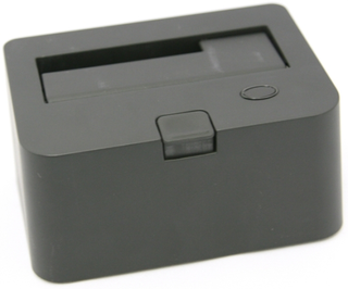 Illustration for article titled HDD USB Dock Plugs Bare SATA Drives Like NES Cartridges